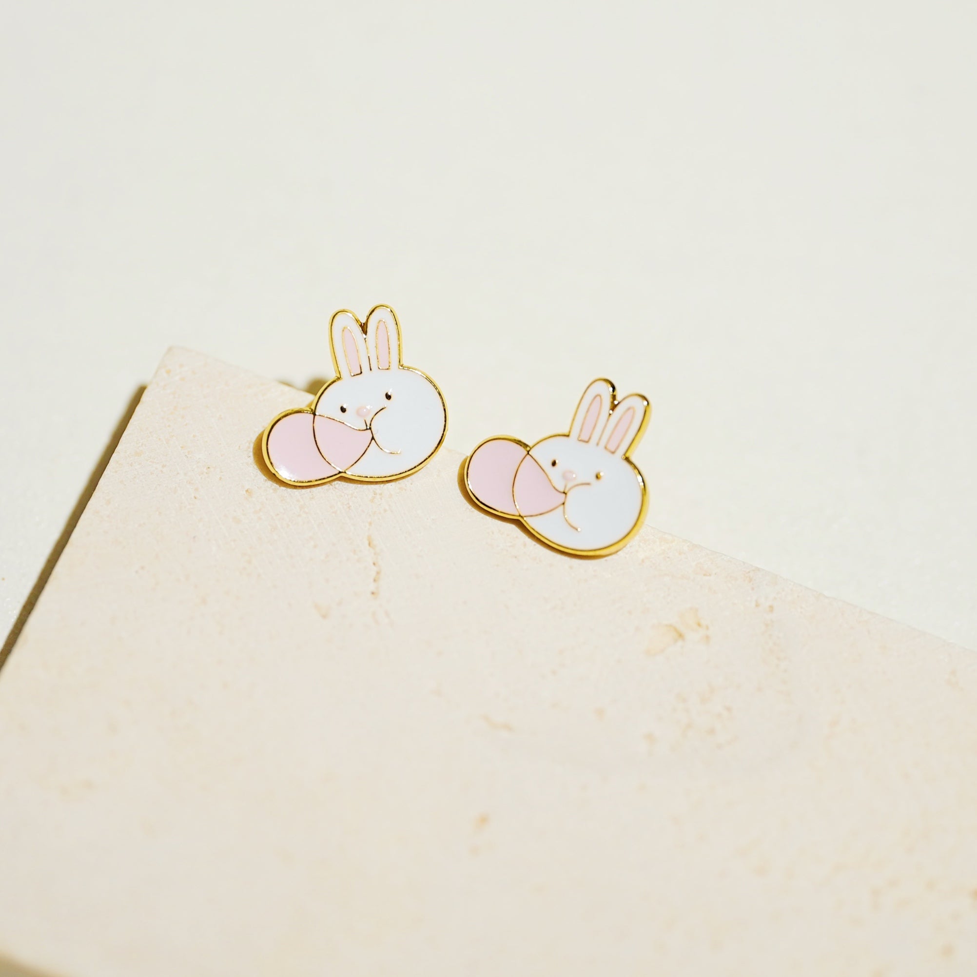 Little Oh - Stud Earrings (Pink Bubble Rabbit)