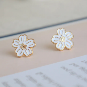 Little Oh - Stud Earrings (White Sakura)
